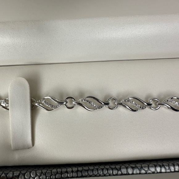 Rogers & Hollands Diamond Accent Sterling Silver Bracelet in Box 7.5” - Picture 3 of 10